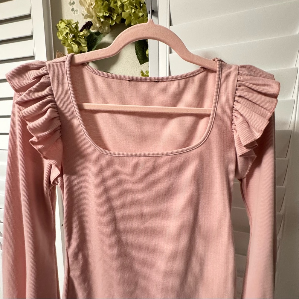 Pink ribbed knit size small.